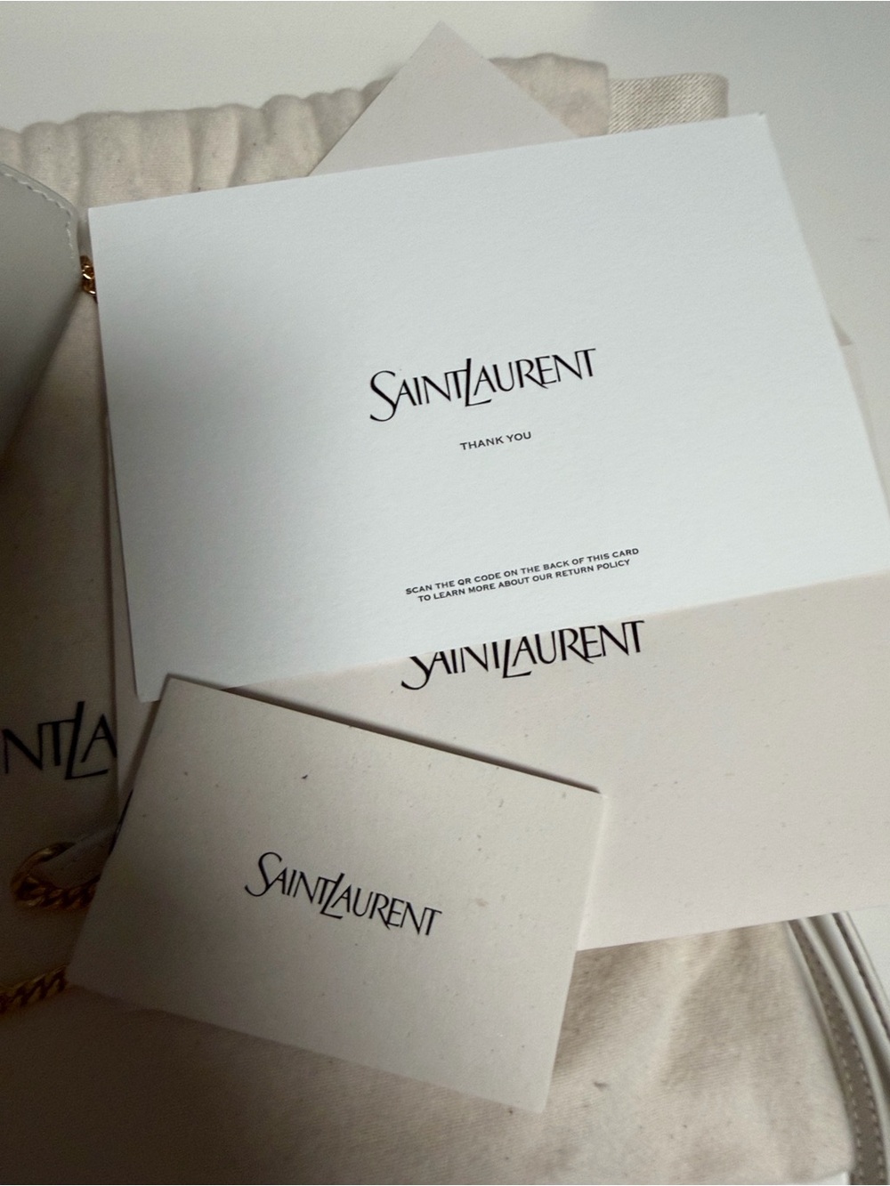 Yves Saint Laurent White Leather Chain bag/ phone holder with Gold YSL Logo - Picture 10 of 16